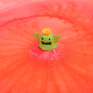 Alien surprise figure revealed from Zimpli bath bomb with toy inside